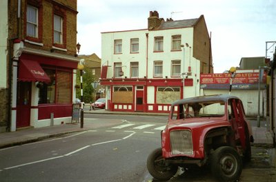 At Bethnal Green by Unbekannt Unbekannt